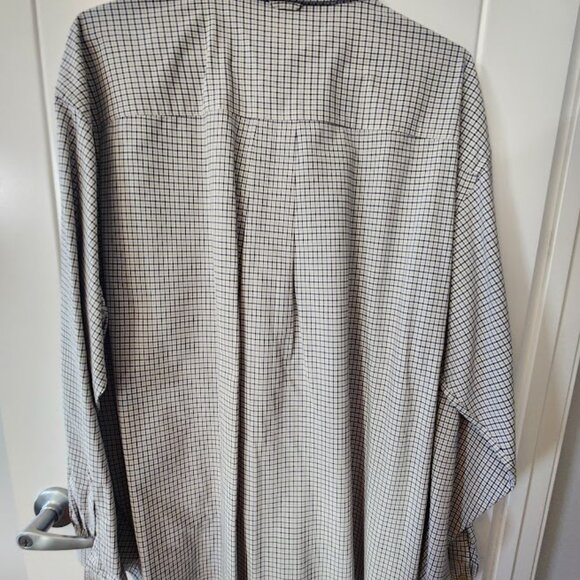 Long sleeved Dress Shirt - Picture 3 of 3